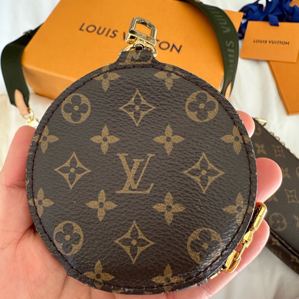 Louis Vuitton Monogram Multi-Pochette Crossbody Bag with Green Strap - Picture 14 of 16